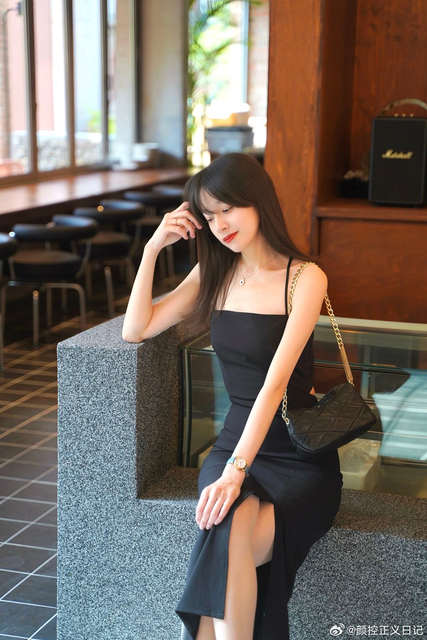 轻熟女神范儿美女
