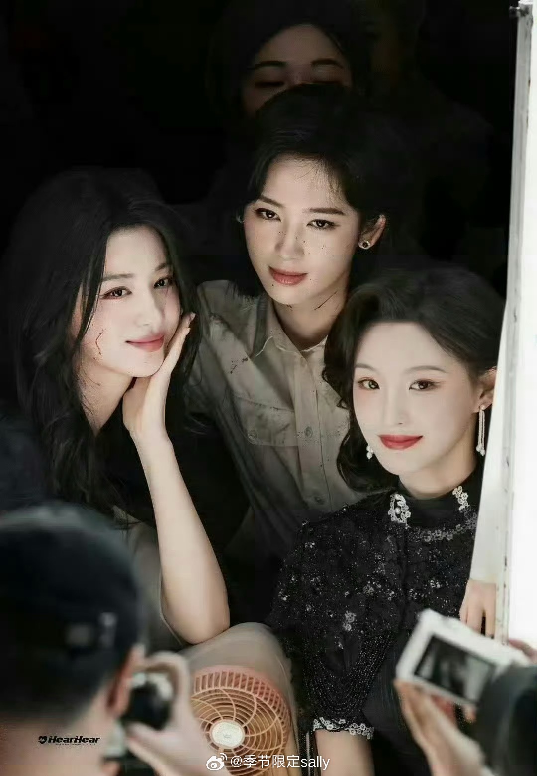 这一秒过火剧组的美女同框[干饭人] ​​​