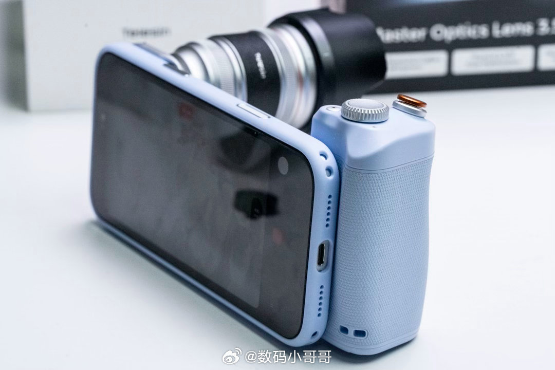 iPhone也有自己的摄影套装了！之前一直羡慕其它手机的各种摄影套装，这回泰讯给