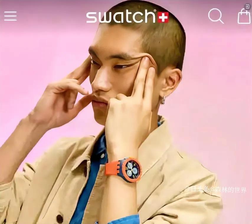 Swatch这波操作属实让人看懵了。放着好好的手表不拍，非得让模特做个争议动作，