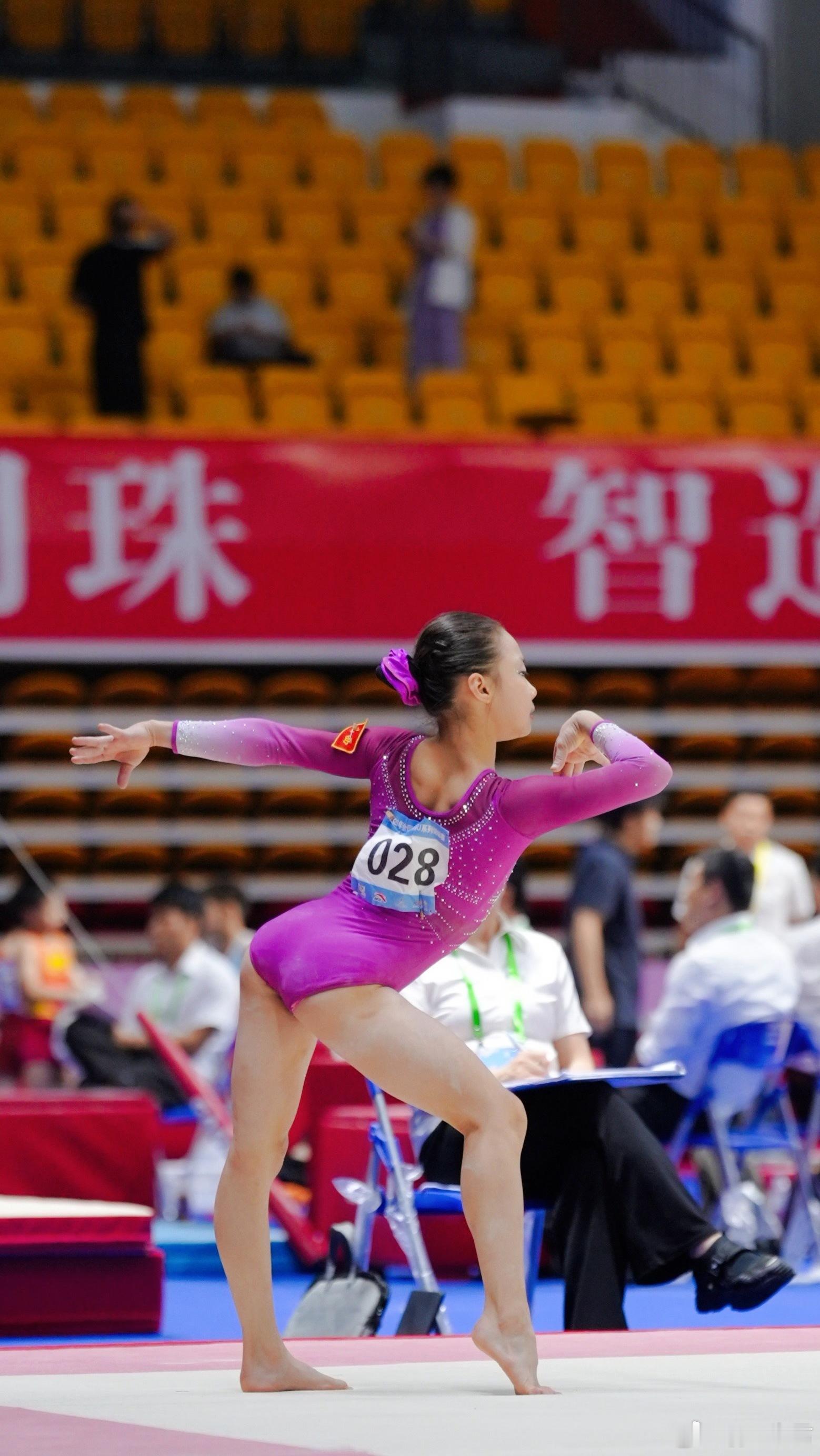 体操郭雨馨 山西队郭雨馨全少U11组全能亚军🥈跳马、高低杠冠军🥇平衡木、自由