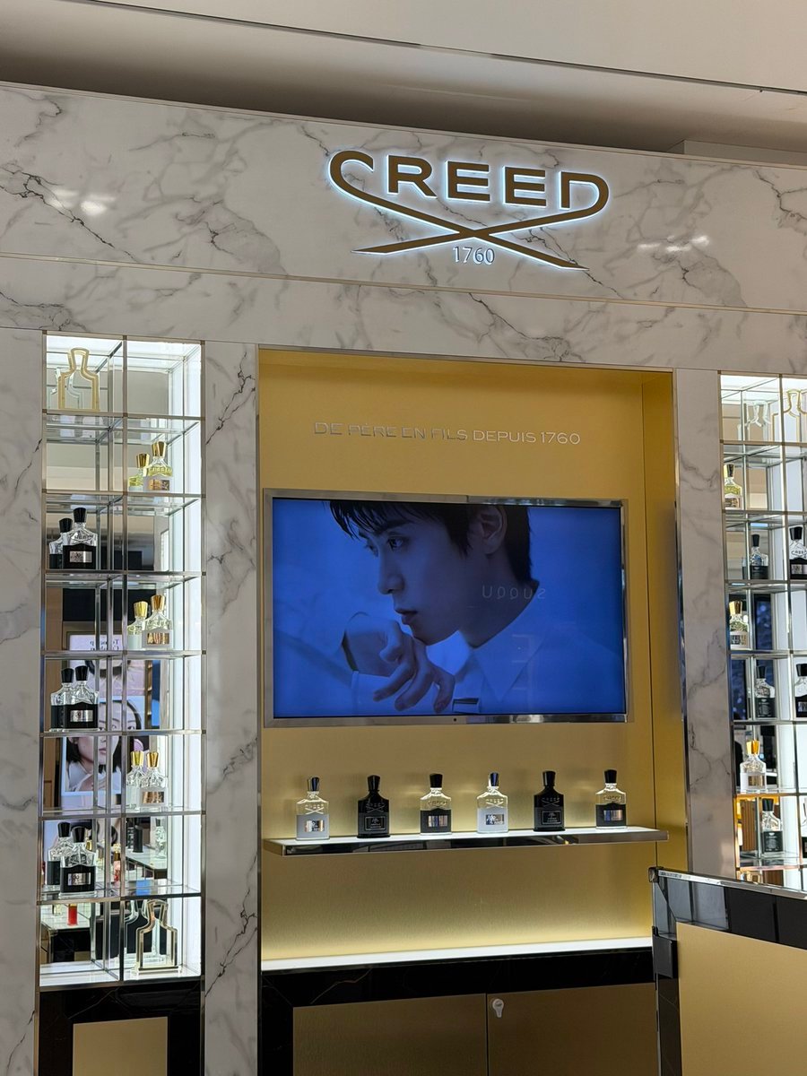 出现在新世界免税店的CREED在玹[期待][期待][期待] ​​​