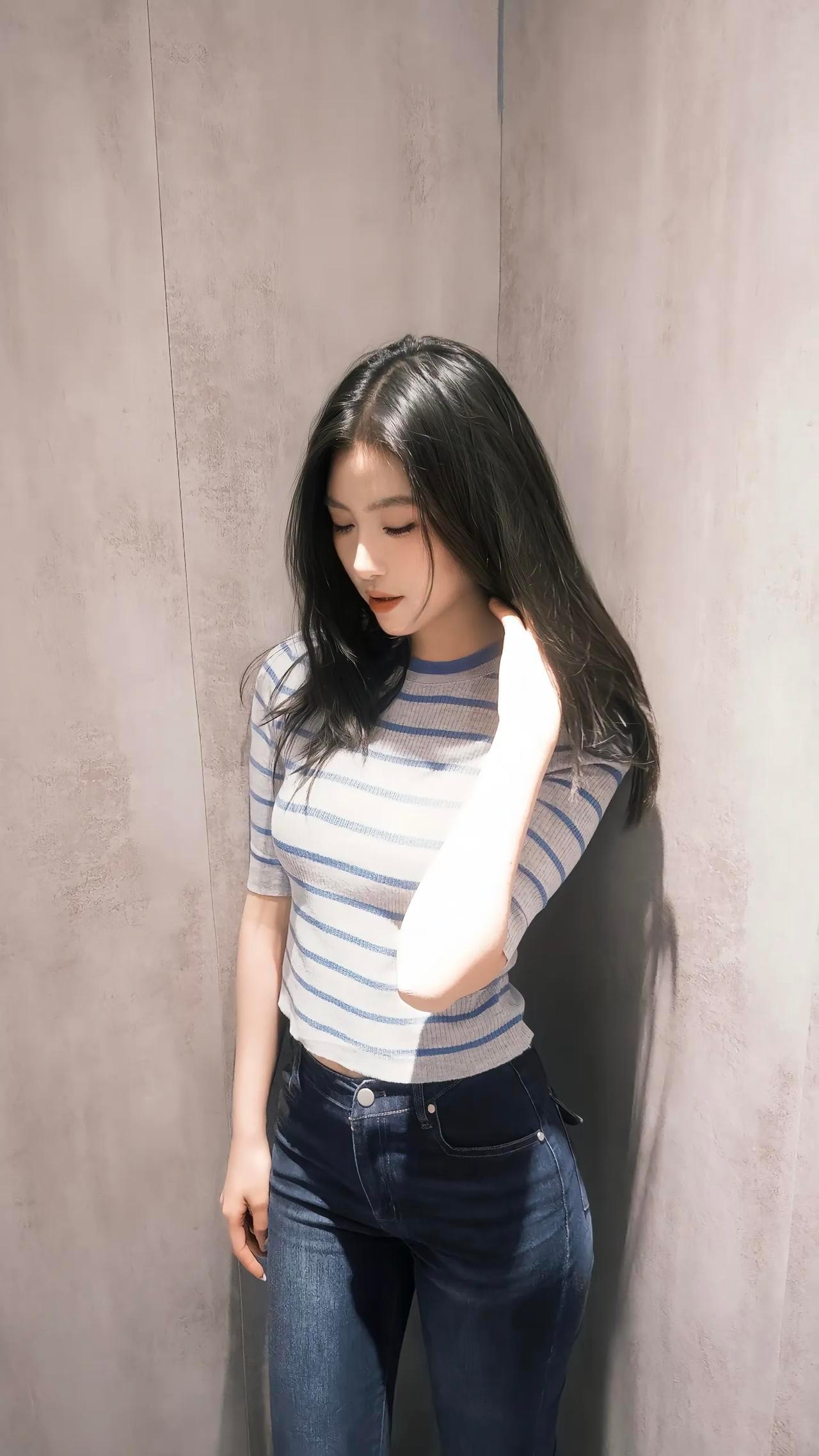 过去的人都一个样，我不记得 ，也没意义，更不重要了。。 