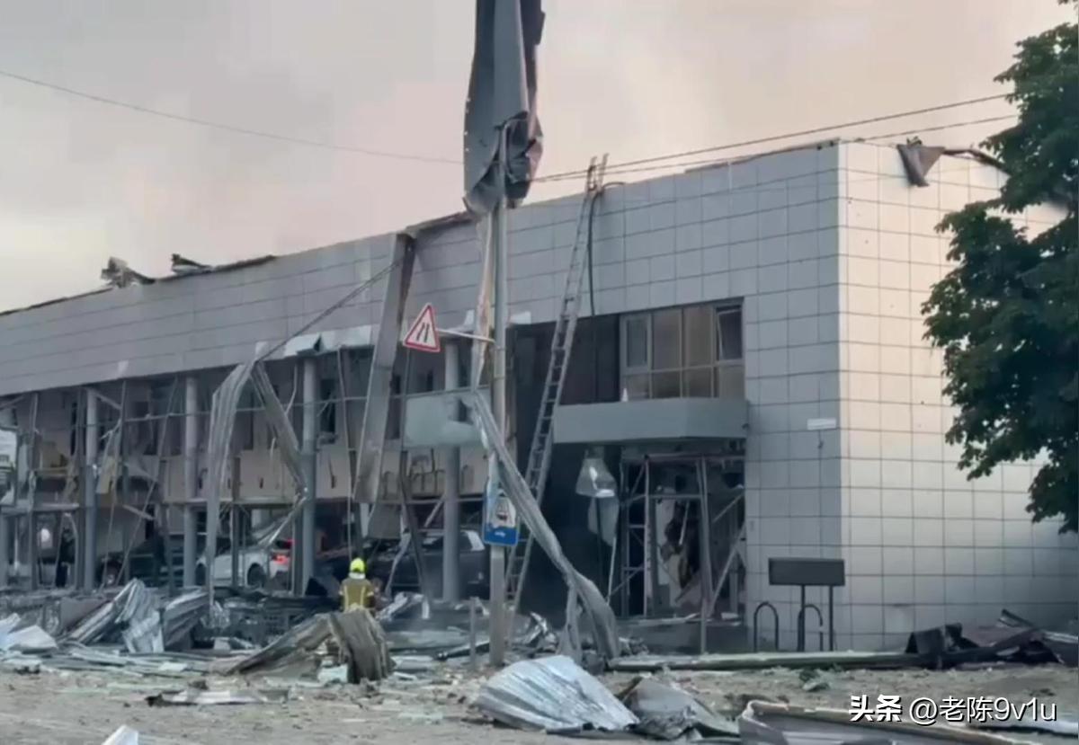 2026年6月15日凌晨，乌克兰首都基辅的空袭警报再次响起，俄军大规模打击造成1