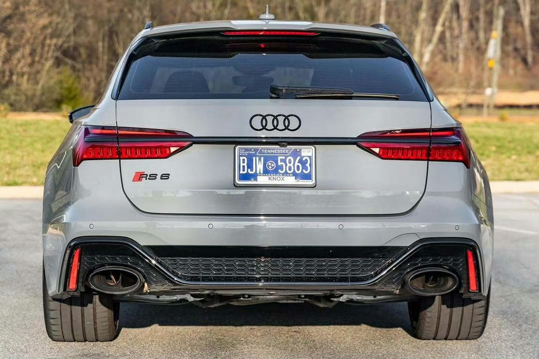 AUDI 