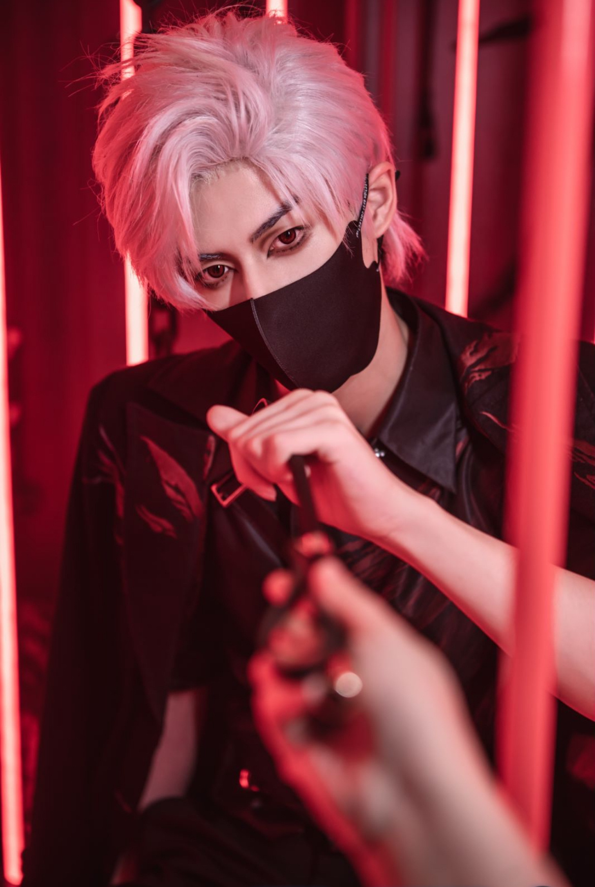 #恋与深空太烫了##恋与深空BW#秦彻！还用上小皮鞭了啊！就这个恋与深空爽！！！