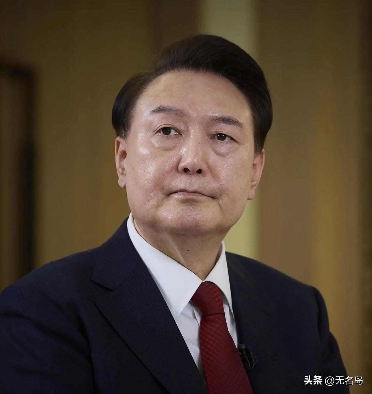 韩国前总统尹锡悦又在监狱里不安分了，负责看管的狱警爆料，尹锡悦饭量很大，经常的大