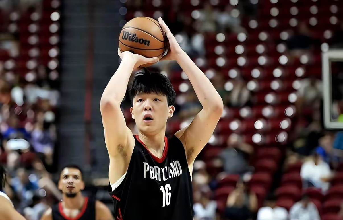 中国男篮的脸，快被CBA丢光了！2米21的余嘉豪，宁愿放弃CBA六百万的肥约，跑