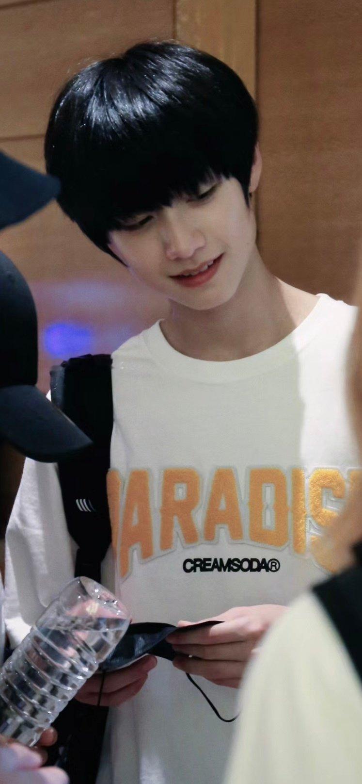 你是我一生中最珍贵的宝藏prada品牌大使朱志鑫