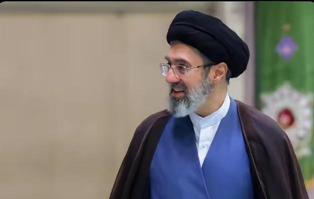 伊朗公布：穆杰塔巴未公开露面的真实原因！
3月27日，根据CNN的报道，伊朗常驻