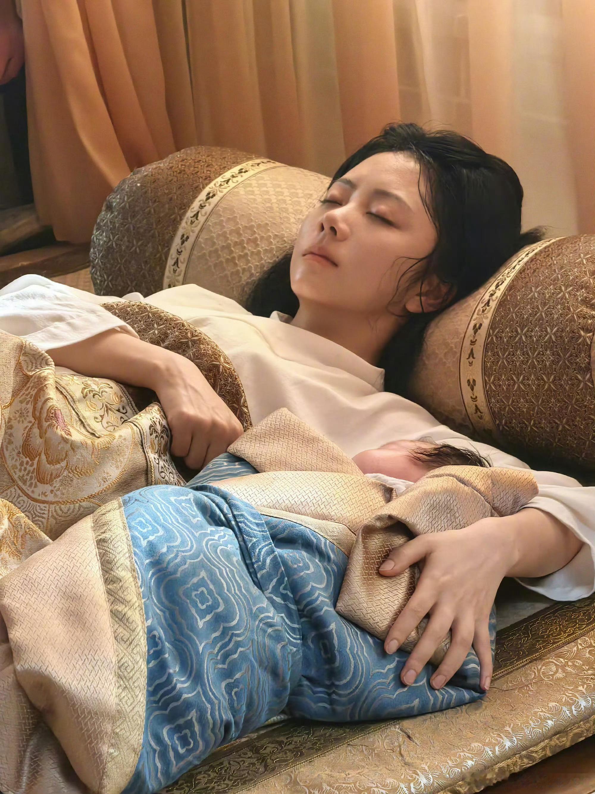 沈嘉兰一直安安静静过日子，努力做好许兰香，以为日子能平稳走下去，结果身份还是藏不