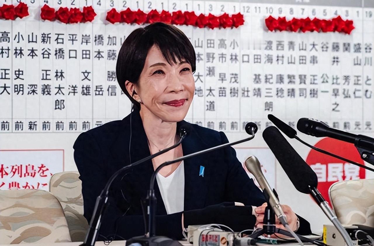 日本右翼势力在历史问题上的挑衅愈发肆无忌惮，高市早苗推动的教科书篡改闹剧，本质是