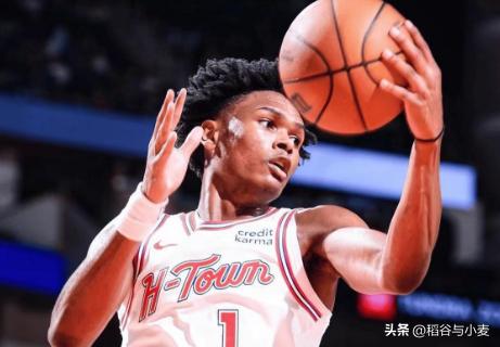 前一场火箭大翻盘魔术，其中一个关键原因是阿门第四节被DNP了，然后申京也打得正常