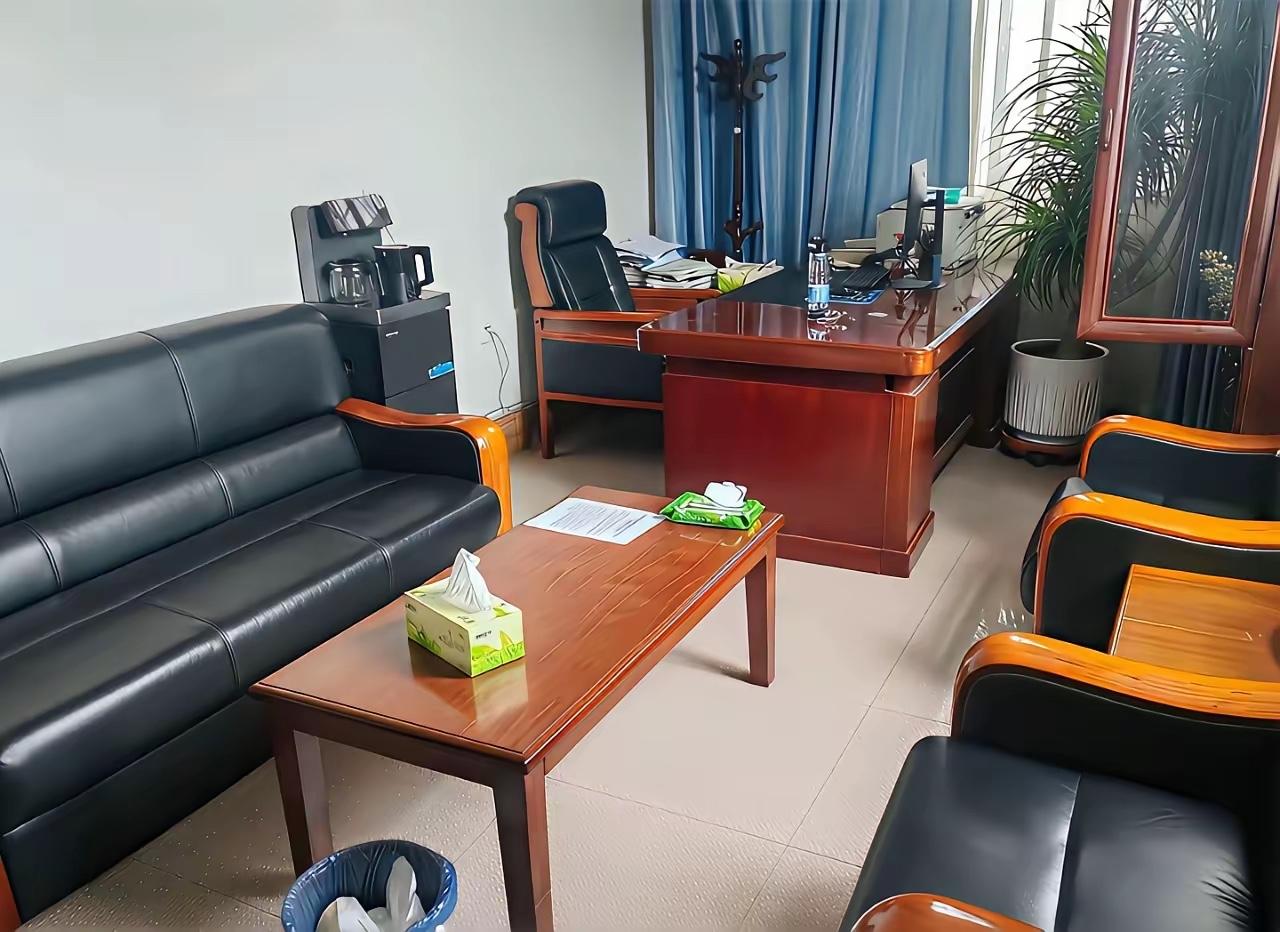 在乡镇体制内，这样的办公室什么级别领导可以办公