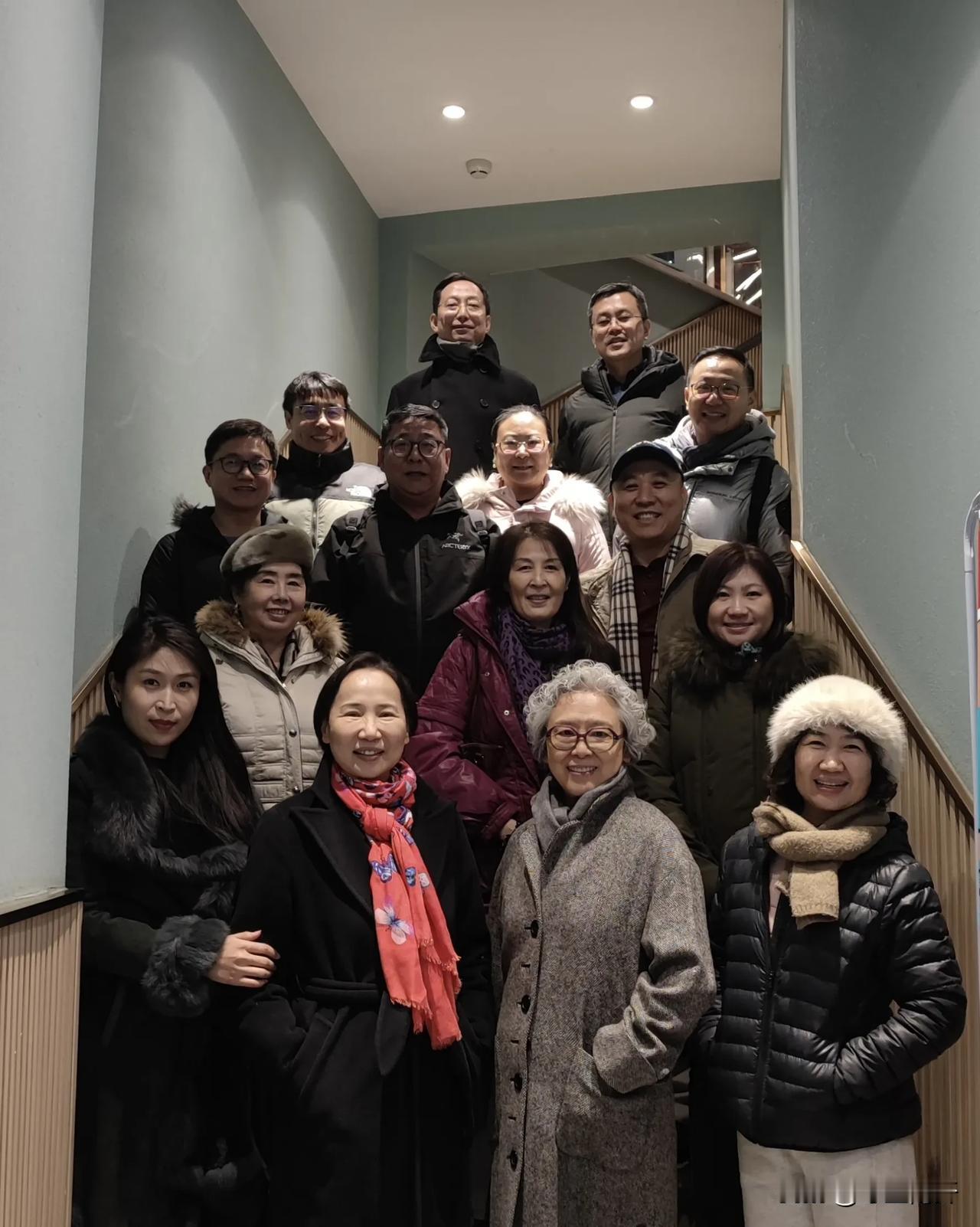 南开大学天津校友会影视与戏剧艺术团2月19日召开团员大会，会上总结了2024年活