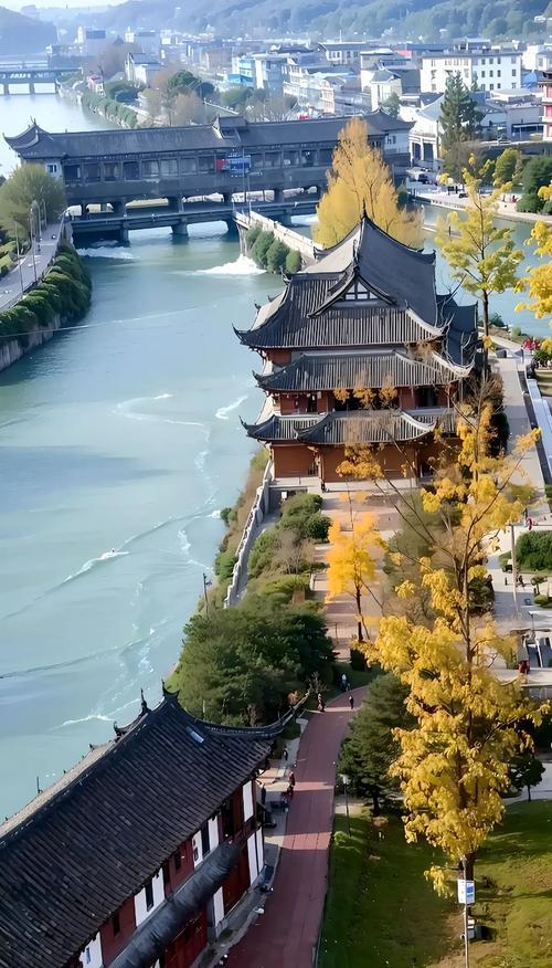 2200年前的“超级工程”，至今还在养活成都平原！

公元前256年，秦国蜀郡太