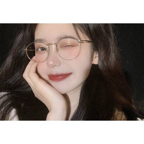 "生活 不允许普通人内向" ​ ​​​