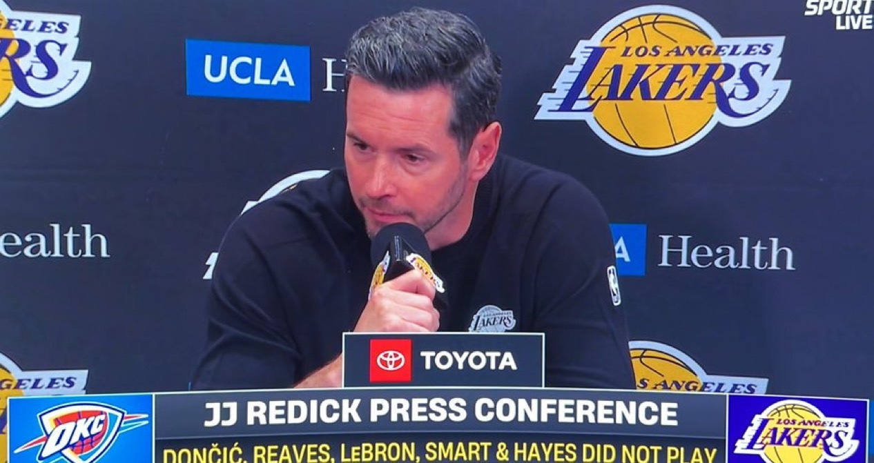 记者：“对于今晚在场上的这些球员来说，情绪上经历了怎样的剧烈波动？比如八村、艾顿