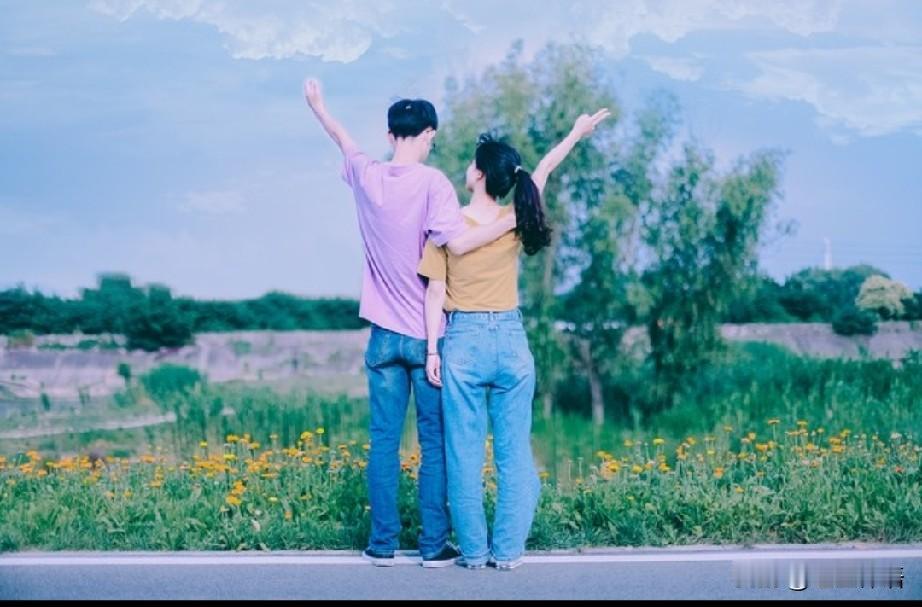“男主外、女主内”，早就过时了

时代在发展，男女各顶半边天，这句话不再单纯的是