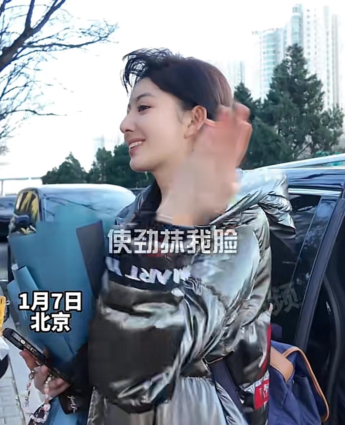 女生素颜艺考被擦妆5次 不愧是状元，就这素颜，放到人群中我也能一眼看出来谁最漂亮