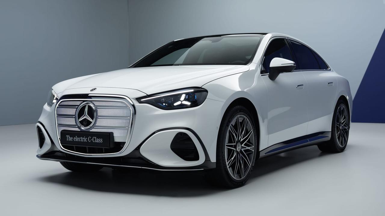 看完全新奔驰C级发布，只能说是妥妥的豪华入门卷王，颜值的话因人而异吧。我敢说90