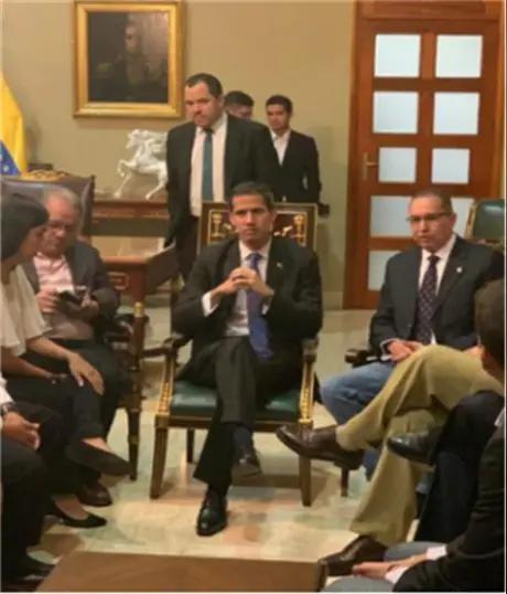 120人撬动美国后院！俄军顾问团空降委内瑞拉 美军航母群集体哑火
 
美国后院直