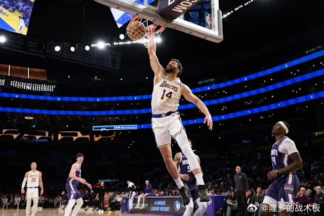 克勒贝尔因背部酸痛，对阵鹈鹕降级为出战成疑！鹈鹕vs湖人
