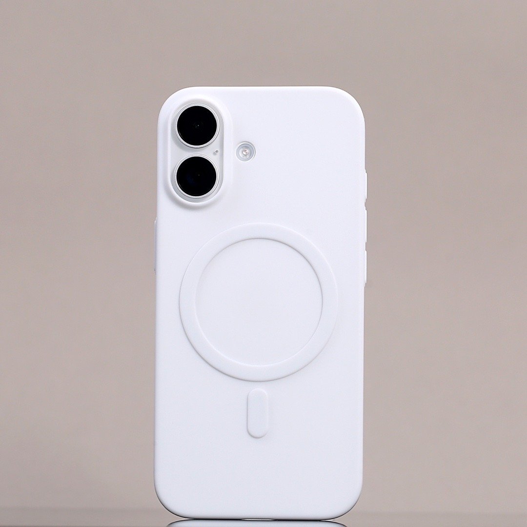 轻薄壳也自带磁吸[嘻嘻]新上 iPhone17 标准版超薄磁吸壳，贴合紧密，包裹