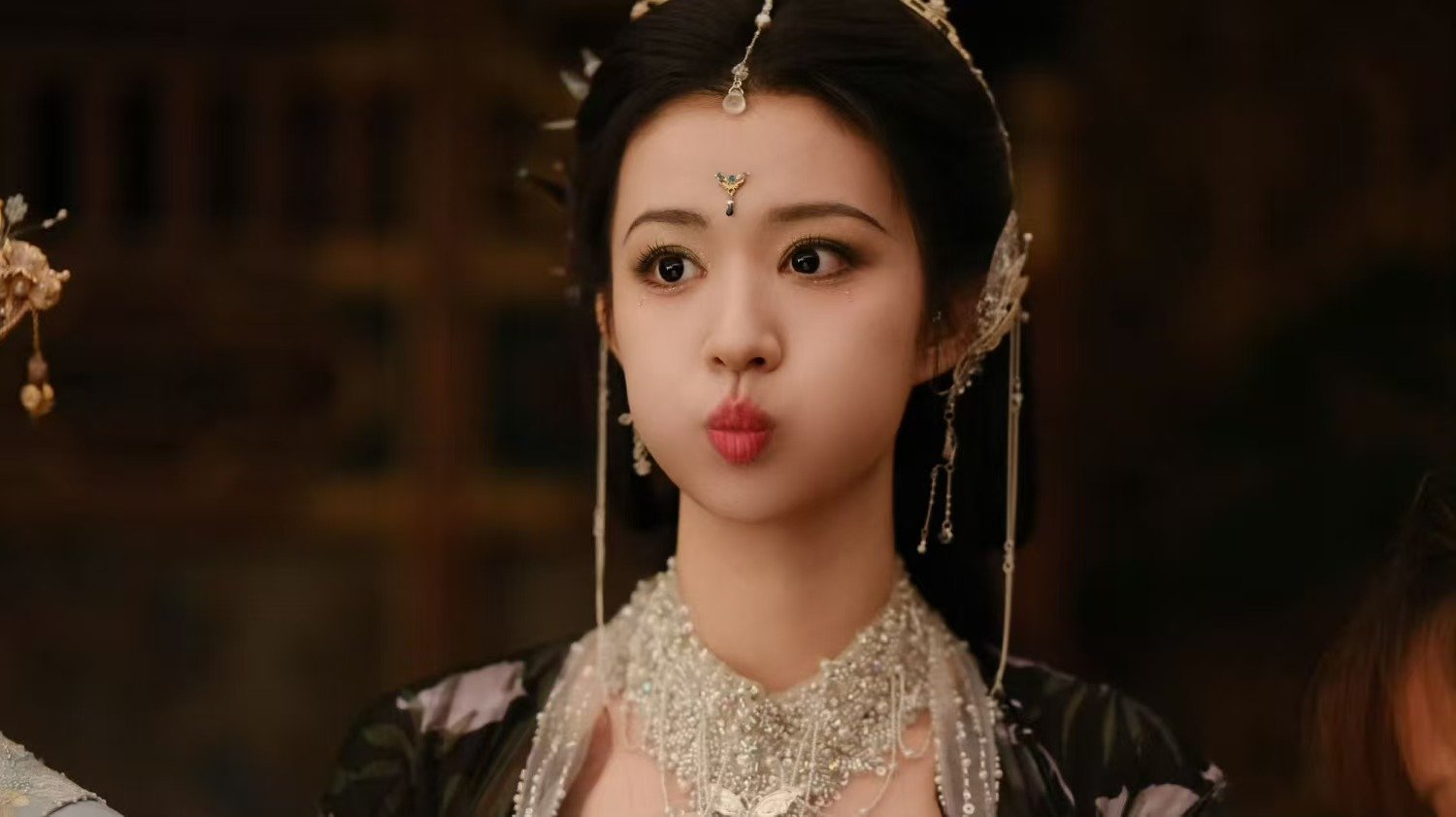 王楚然嘟嘴萌照王楚然萌萌的嘟嘴预告老天呀 没见过这么萌的女孩纸王楚然