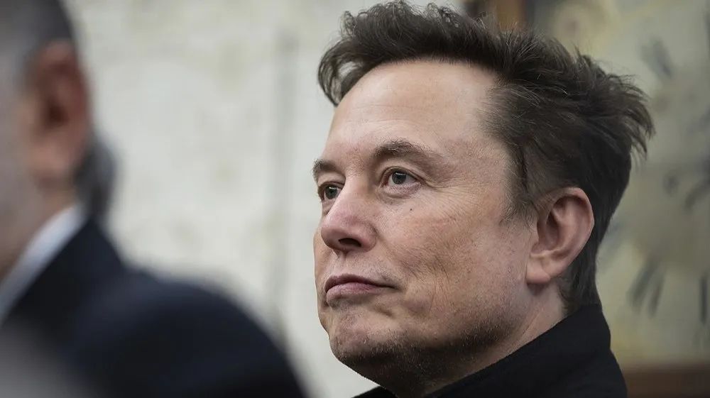 【马斯克脑机公司将完成失明治疗手术SpaceX可复用火箭技术今年有望攻克】马斯克