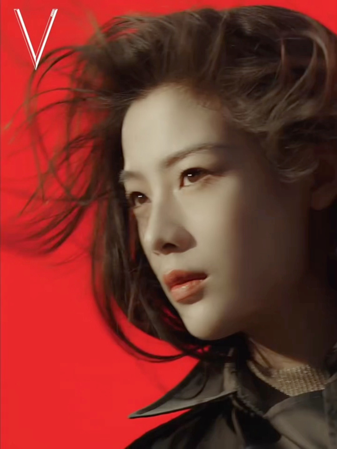 陈丽君V中文版二月刊封面.陈丽君骑马射箭太帅了陈丽君V中文版二月刊封面预告，君君