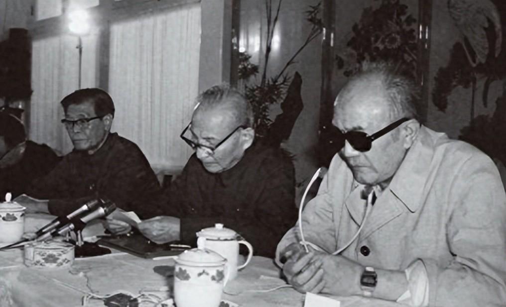 1978年黄克诚态度坚决要求辞职，陈云知道后劝说他要多想想彭德怀的经历，你怎么认