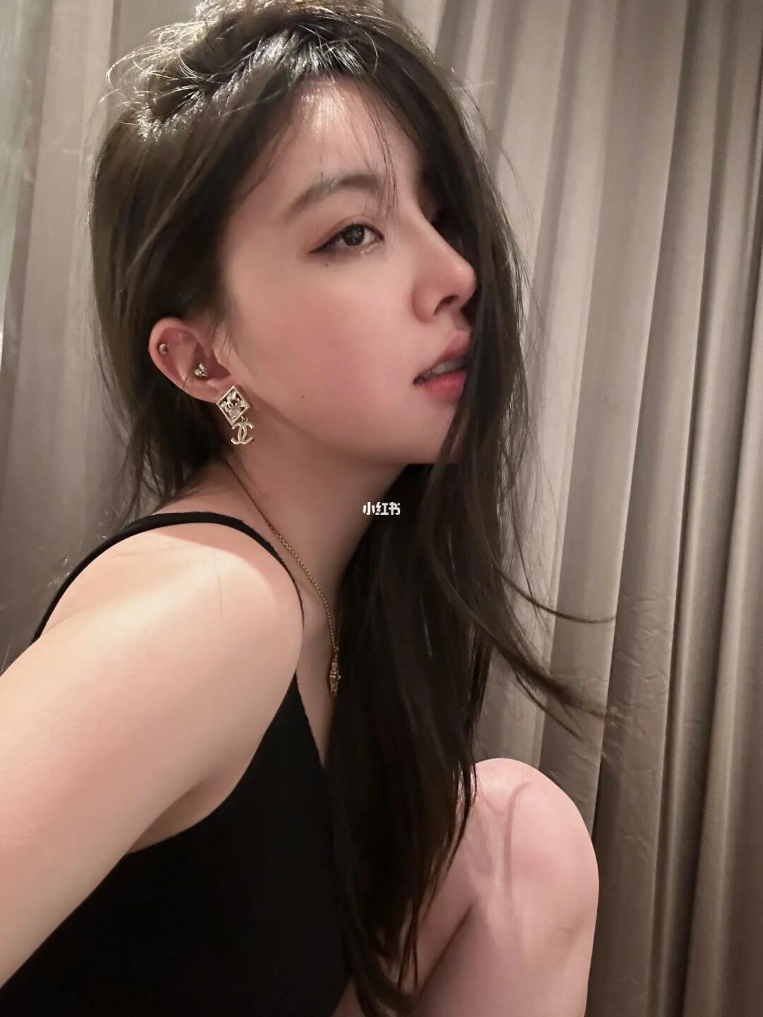 耳钉很酷，我也是😎