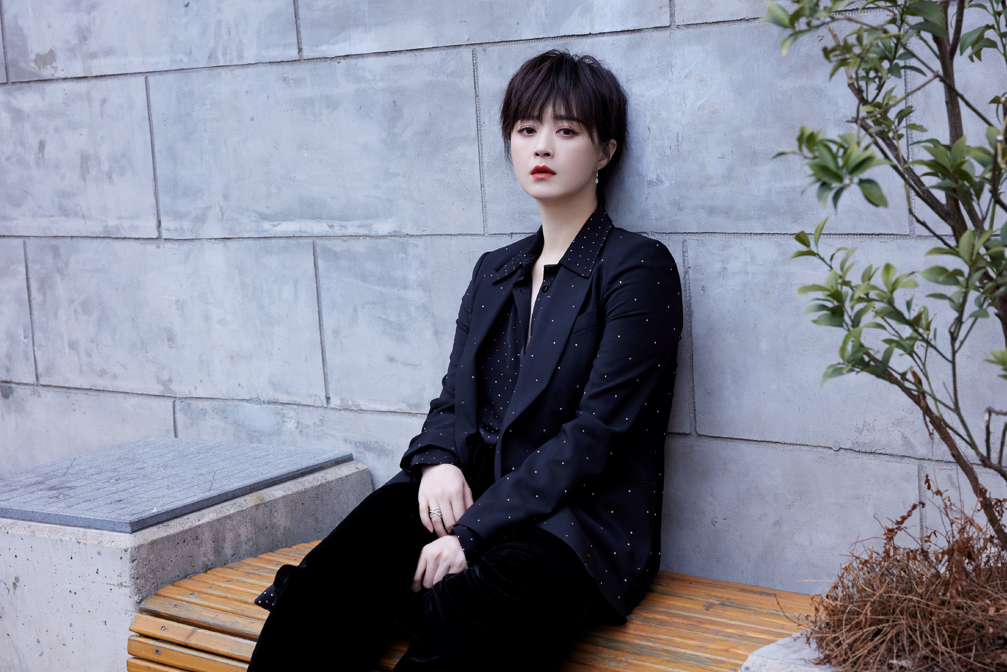 蒋欣生图更是妈妈级别  41岁状态美的好耀眼！ 