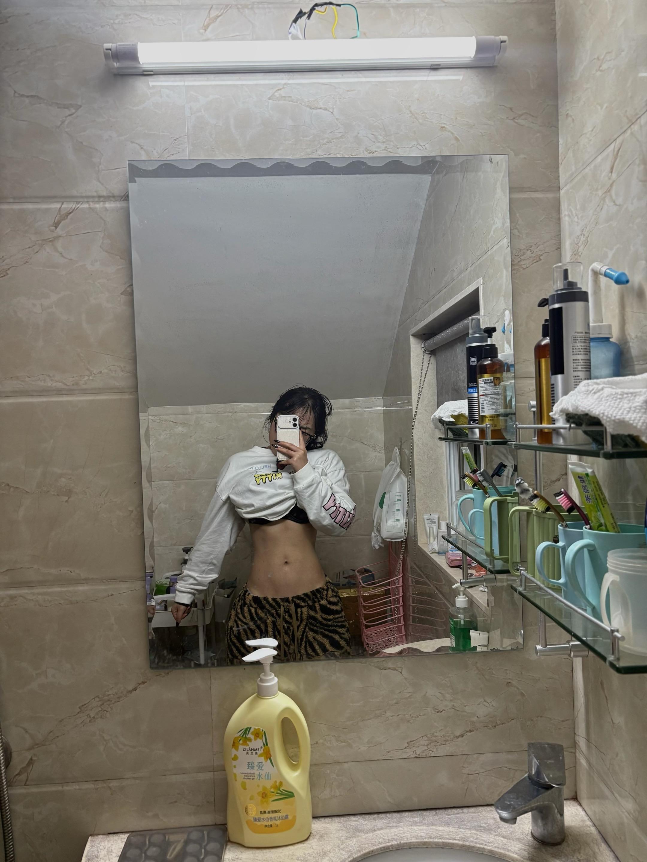 只需要和同样珍视你的人保持联系 只有爱你和鼓励你的人才值得你动用心神 ...