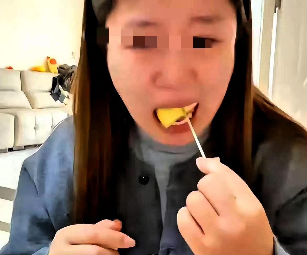 怀孕两个多月的媳妇，自己掏钱买点水果，却被丈夫骂“吃死你”，半个月后她去了医院