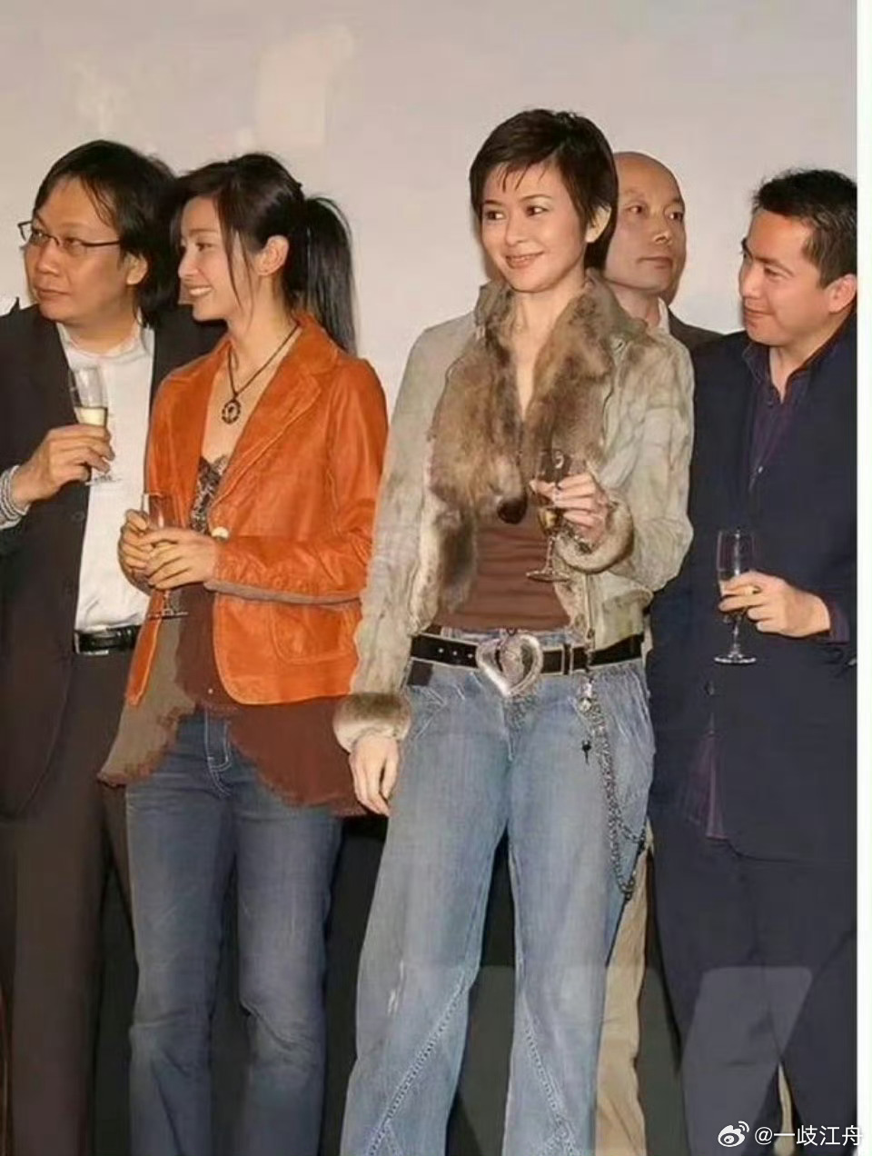 关之琳李冰冰当年合影照，没有美颜滤镜的自然肤色掩盖不了自身气质 ​​​