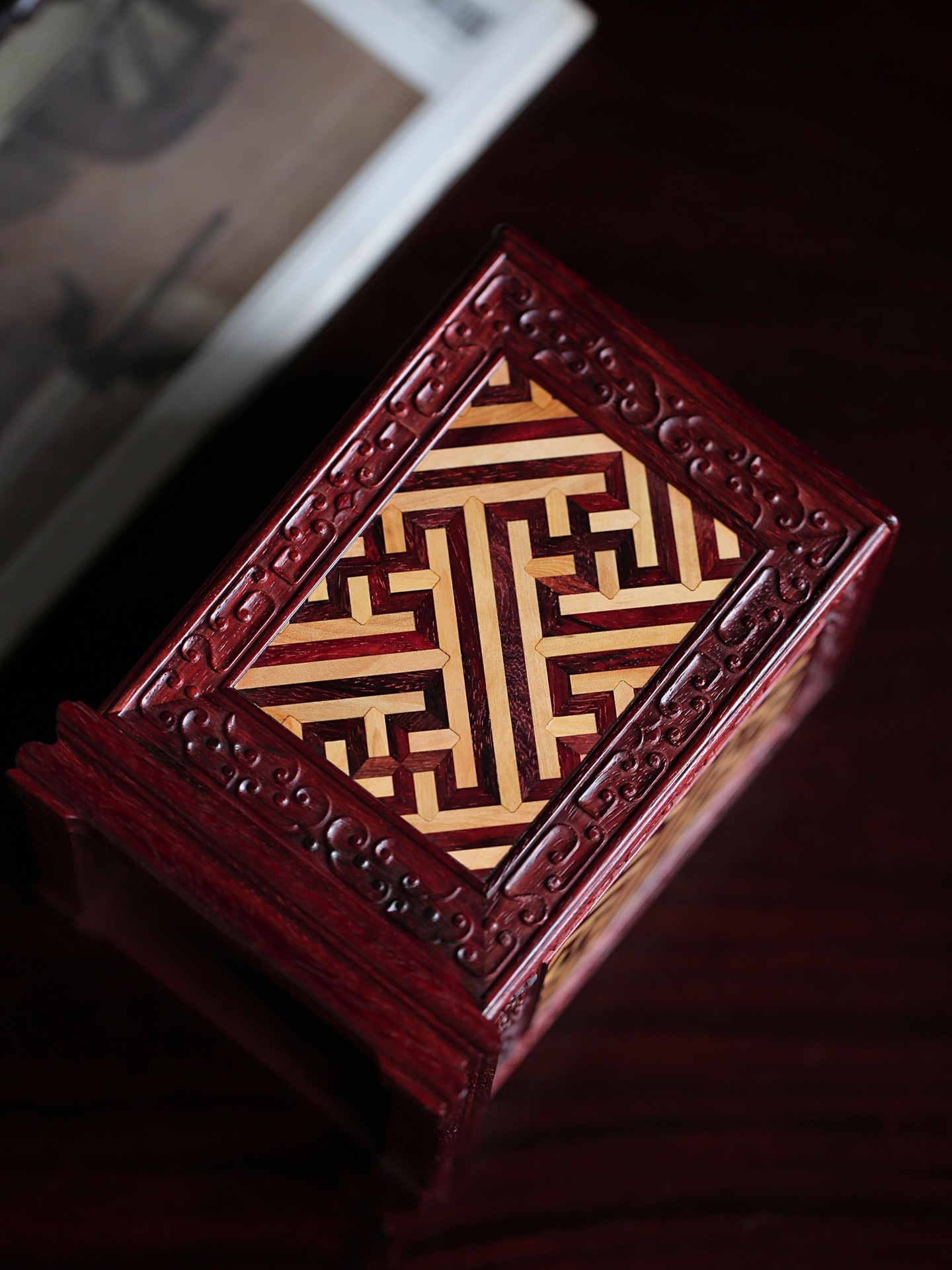 『万字锦地纹』笔筒紫檀&黄杨木，榫卯镶嵌工艺，严丝合缝，寓意万福不断，富贵长绵；