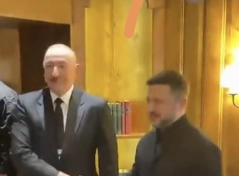 4月25日正在阿塞拜疆访问乌克兰总统泽连斯基表示，希望阿塞拜疆能够举行乌克兰和俄