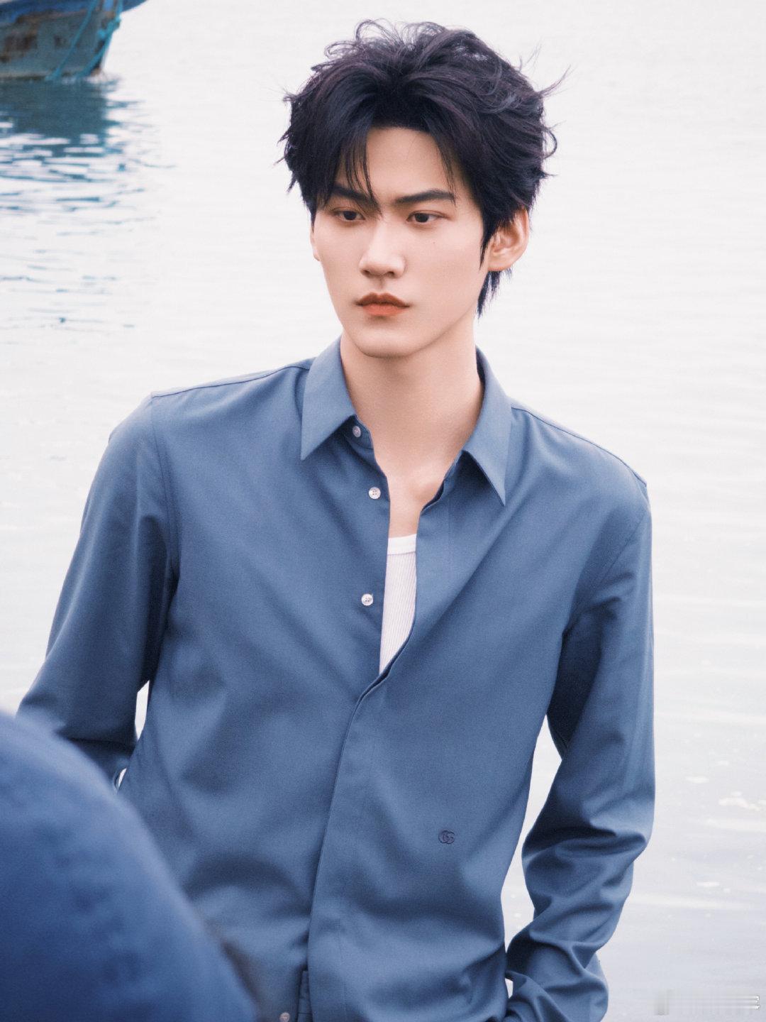 周柯宇炽夏ost周柯宇炽夏主题曲银河坠落时周柯宇唱的炽夏主题曲《银河坠落时》上线