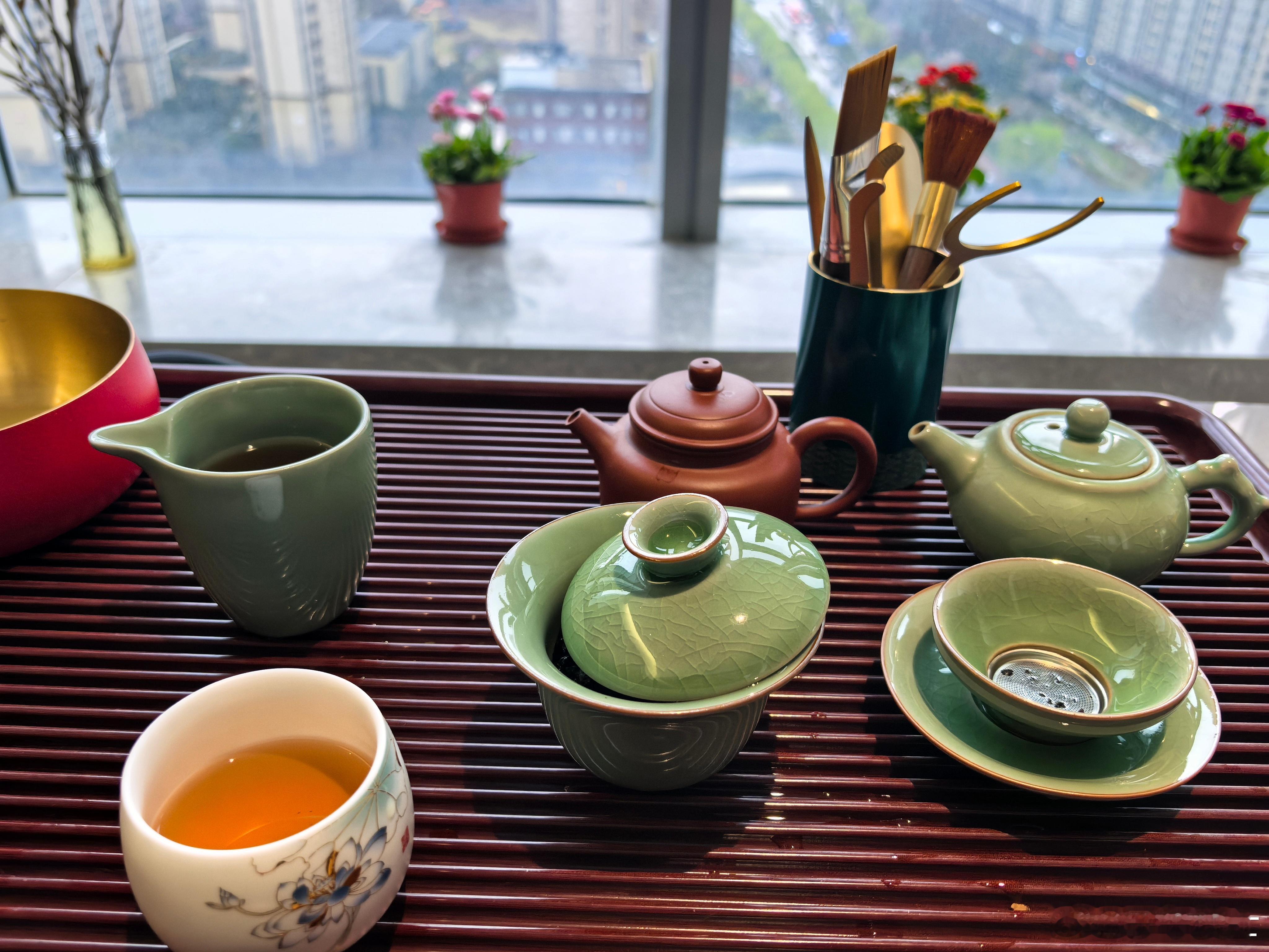 雨天，一个人的下午茶。 