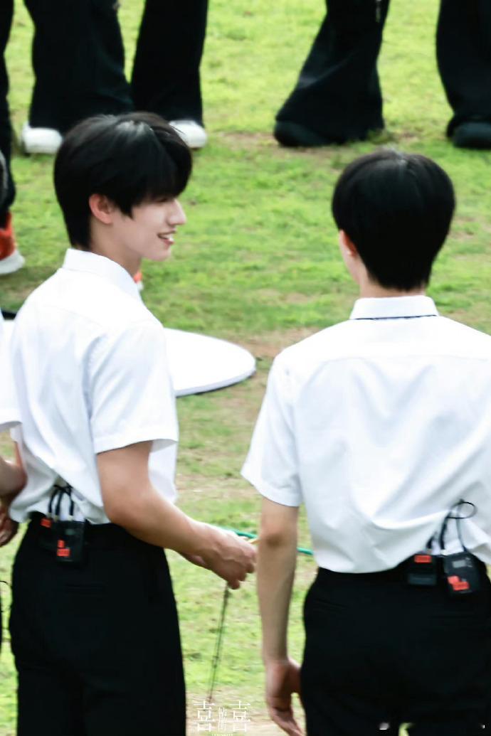 #朱志鑫苏新皓互贴标签夸夸##朱志鑫苏新皓自评双金钥匙#TF三代出道战首期，朱志