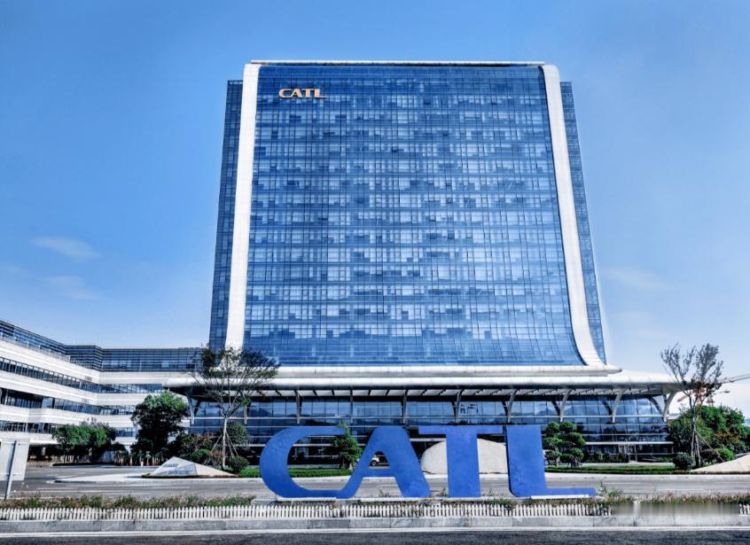 西方为何逐步放弃研发电动汽车，中国反而狂飙突进？这并非简单的技术路线之争，而是百