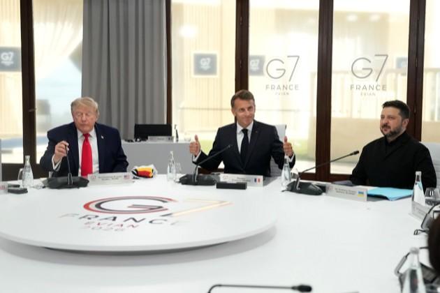 默克尔警告“别低估特朗普”，这位高龄重返政坛的总统，到底有多不简单？
 
德国前