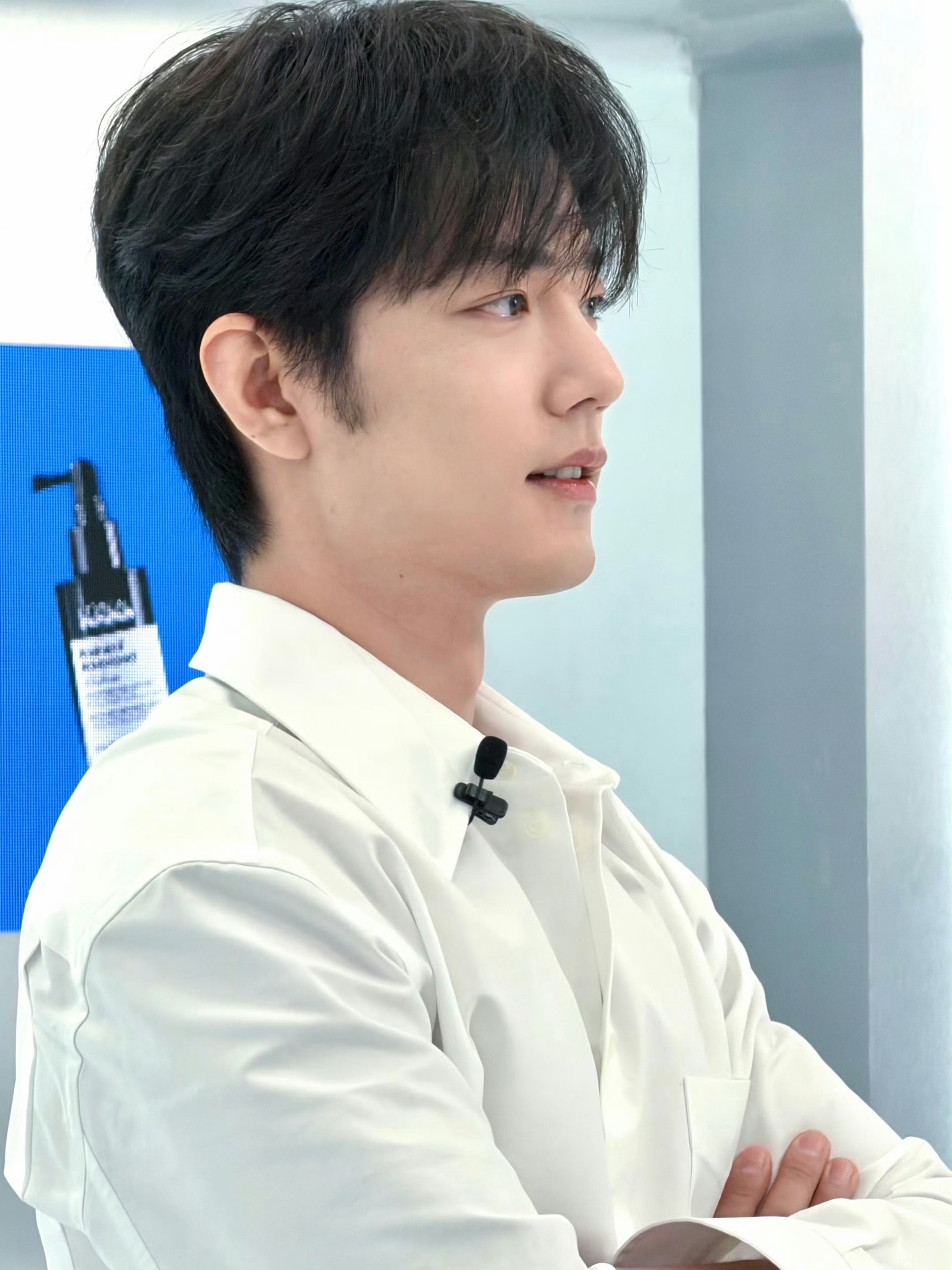 肖战今日直播造型统治live图的神