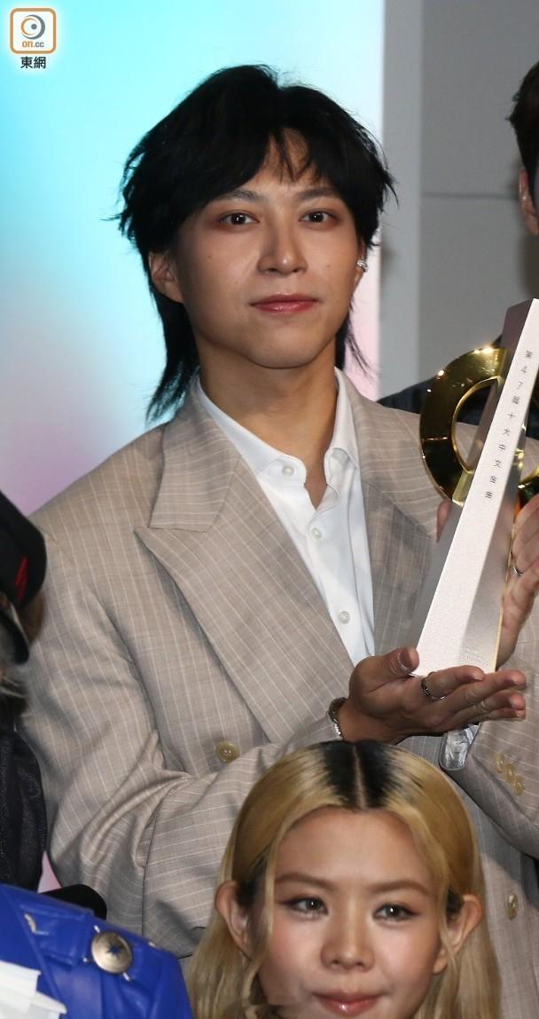 【On.cc】十大中文金曲︱吳業坤奪金曲獎　承認離開唱片公司「第47屆十大中文金