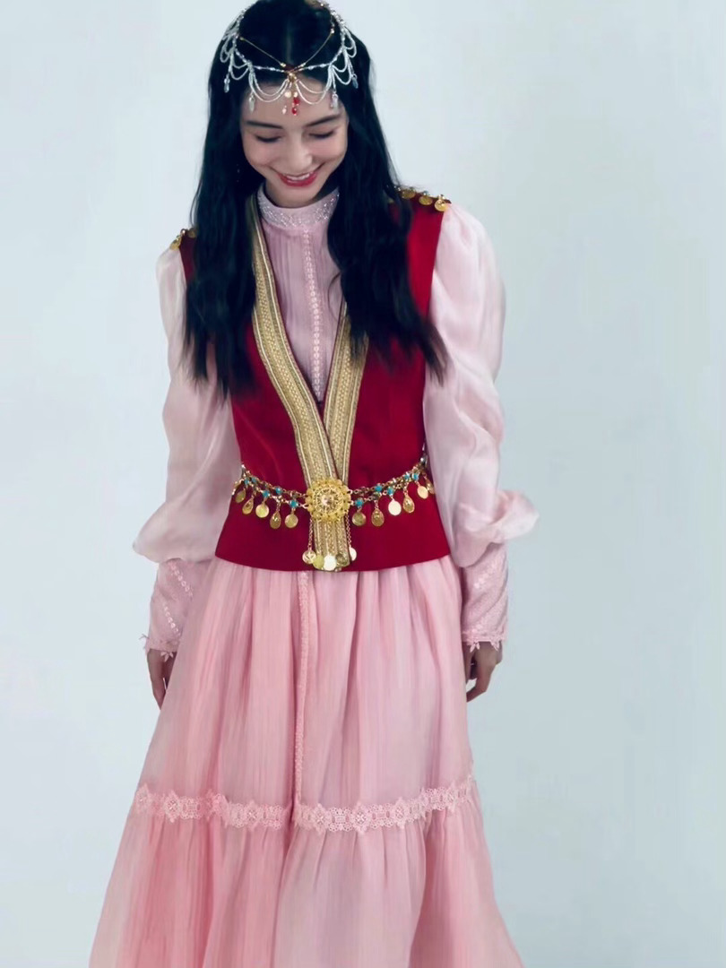 angelababy  angelababy张殷殷 总而言之，你很可爱