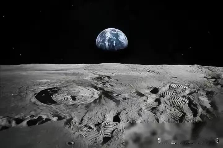 在中国“洋”字当头再也存在了 。四十年前，只记得火柴叫洋火；煤油叫洋油，点灯时大