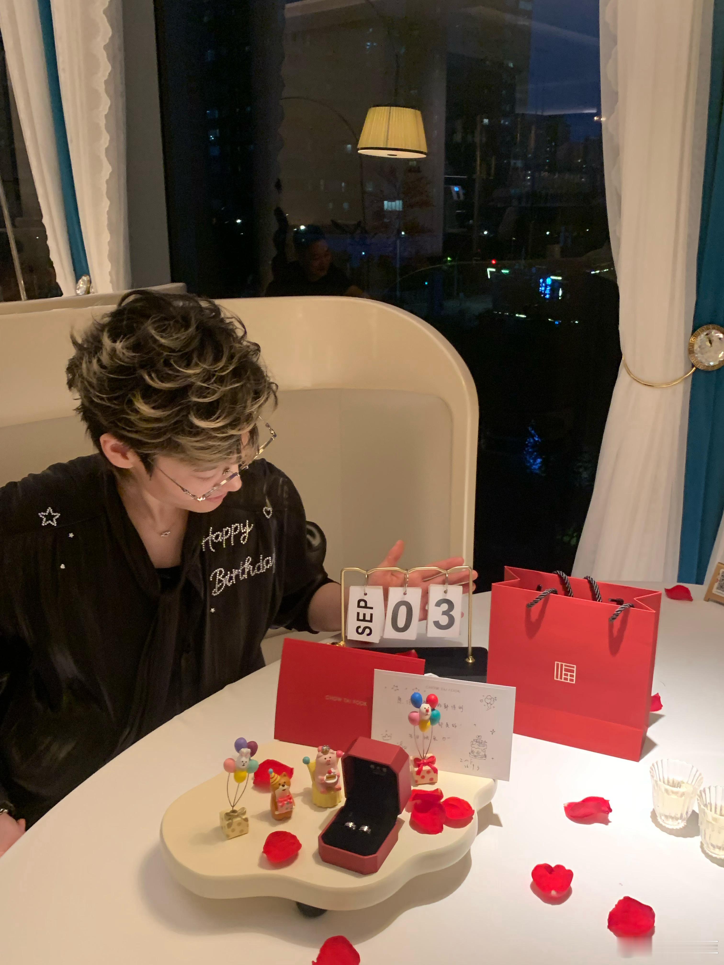 祝这个处女座的啰嗦精生快！ ​​​