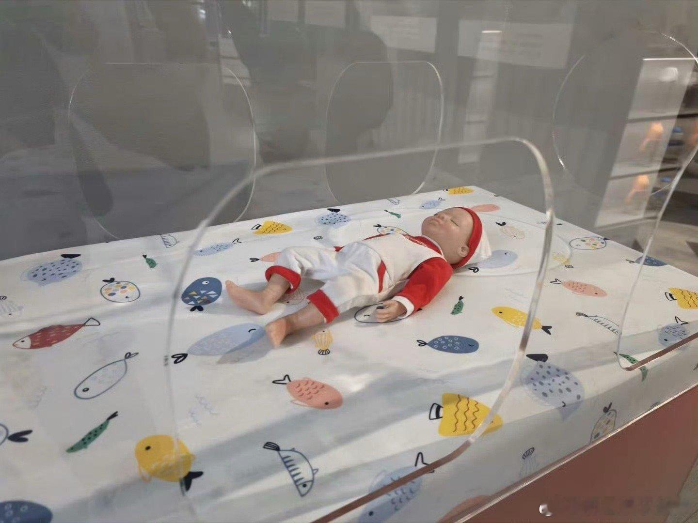 生命从不会因“提前”而失色，反而因守护更显珍贵。奶瓶咖啡的创意公益，让爱心跨越距